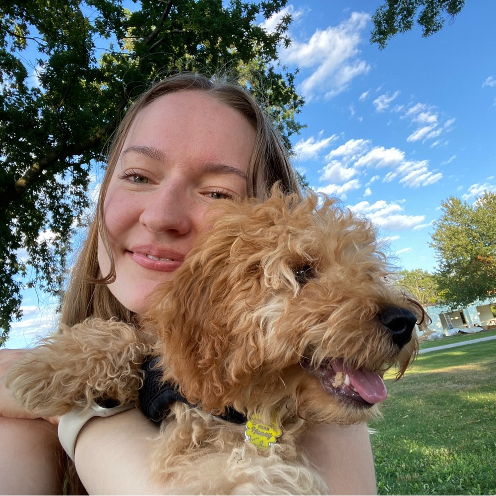 Meet your Posher, Caitlin